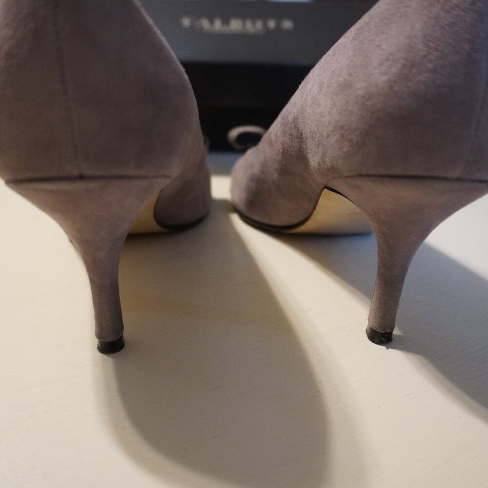 Talbots Suede Heels with Bow detail on toe - Size 8 - Picture 3 of 9